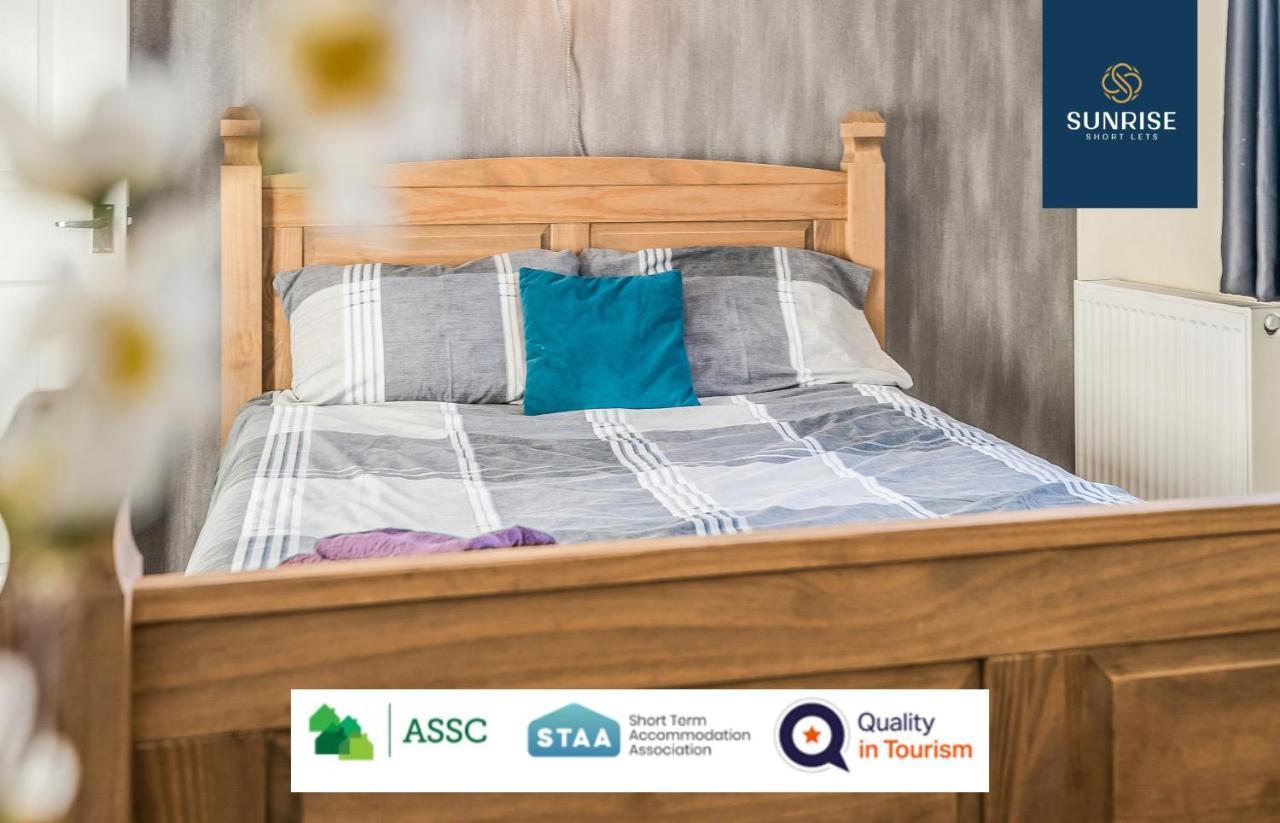 The Law, Has 4 Rooms With Tvs, 2 Bathrooms, Central, Free Parking, Fully Equipped, Contractor And Trades Favourite, 5 Mins To Centre - Long Stays, Invoice And Reduced Price Are Only Via Sunrise Short Lets Dundee Exteriér fotografie