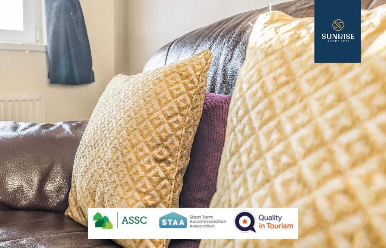 The Law, Has 4 Rooms With Tvs, 2 Bathrooms, Central, Free Parking, Fully Equipped, Contractor And Trades Favourite, 5 Mins To Centre - Long Stays, Invoice And Reduced Price Are Only Via Sunrise Short Lets Dundee Exteriér fotografie