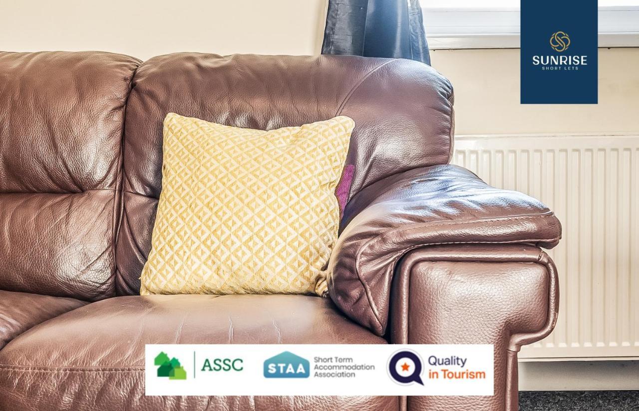 The Law, Has 4 Rooms With Tvs, 2 Bathrooms, Central, Free Parking, Fully Equipped, Contractor And Trades Favourite, 5 Mins To Centre - Long Stays, Invoice And Reduced Price Are Only Via Sunrise Short Lets Dundee Exteriér fotografie